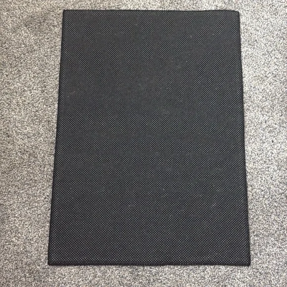 NEW! RUG POKEMON 20”x28” - CHARMELEON - Picture 2 of 2